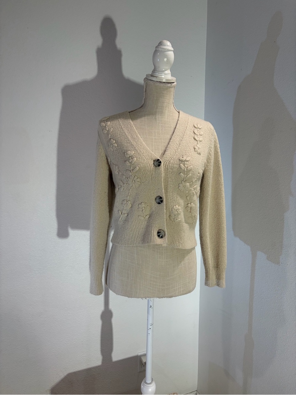 Jessica Simpson Cream Floral-Appliqué V-Neck Button Cardigan